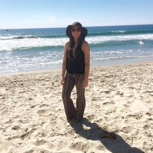 Pants- flare bottoms